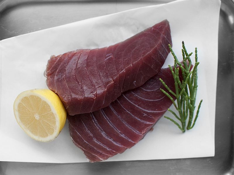 2 Sashimi Grade Tuna Loin (360g)