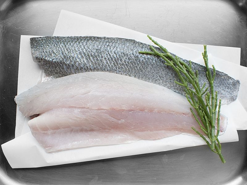 2 Sea Bass Fillets 300g Creamline