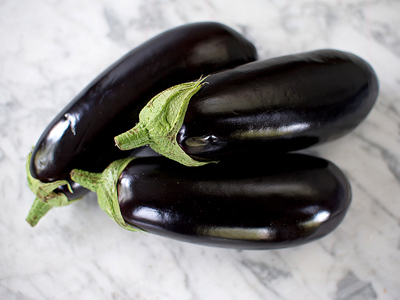 Aubergine (Approx 300g)