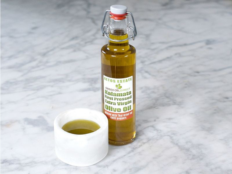 Extra Virgin Olive Oil Infused with Thai Dried Red Chilli Peppers (250ml)