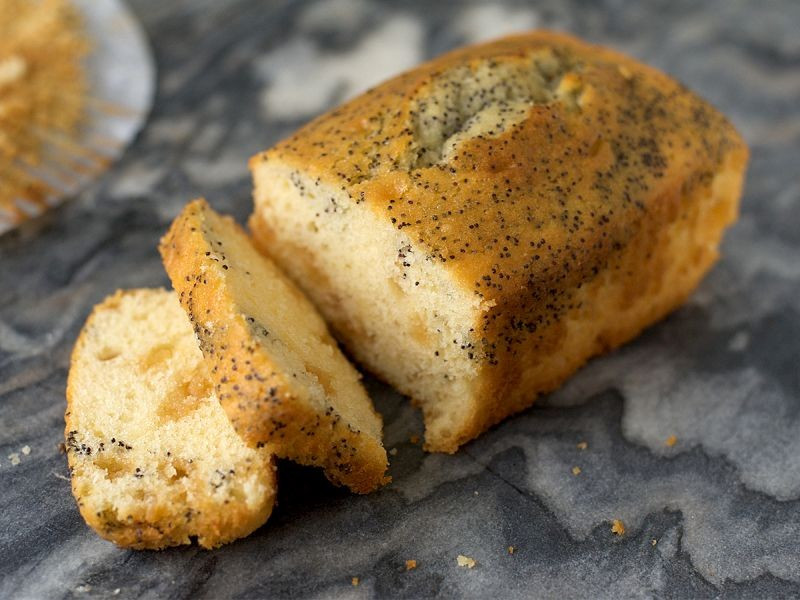 Thatcher's Lemon & Poppy Seed Loaf Cake (405g)