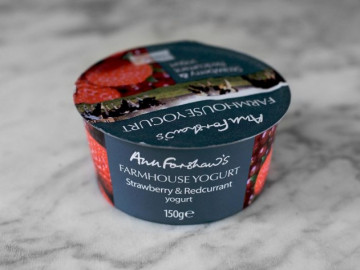 Ann Forshaw's Farmhouse Yogurt Strawberry & Redcurrant 150g