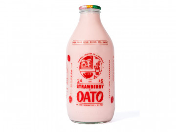 Oato Strawberry - Glass Bottle (568ml/1 Pint)