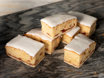 Thatchers Bakewell Slices x 6