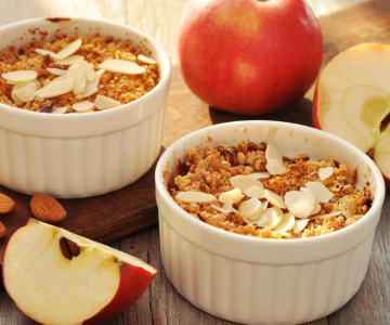 Autumn baking: Classic apple crumble with almonds and cinnamon