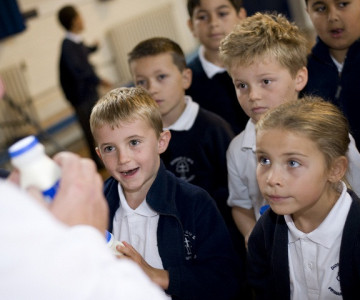 Creamline make milkman delivery to Didsbury school for World School Milk Day
