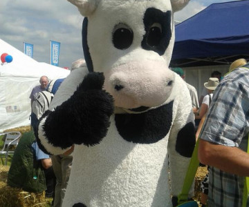 Creamline's giant milk bottles make a splash at Cheshire Show