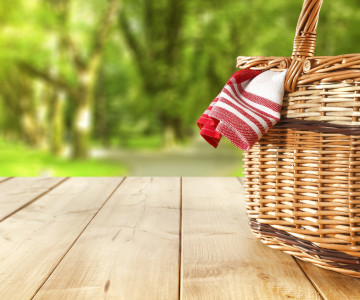 Pack the perfect picnic this season
