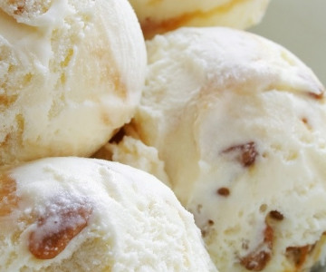 No Churn Hot Cross Bun Ice Cream