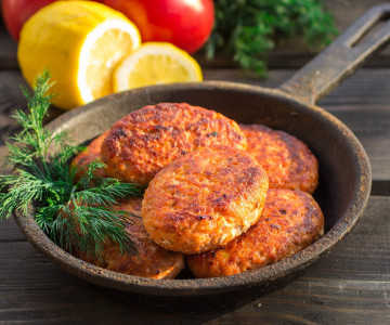 Indian Fishcakes with Spicy Green Chutney