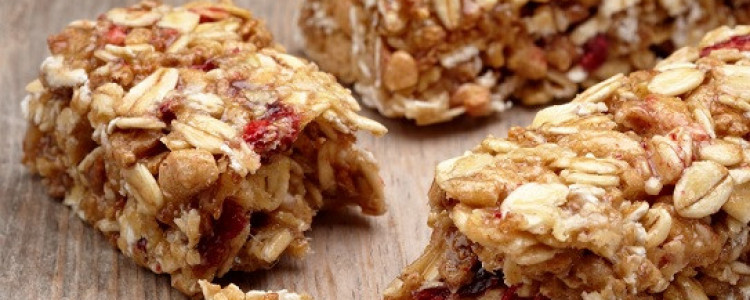 Granola, Berry & Cherry Breakfast Bar