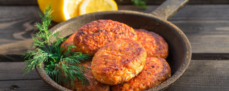 Indian Fishcakes with Spicy Green Chutney